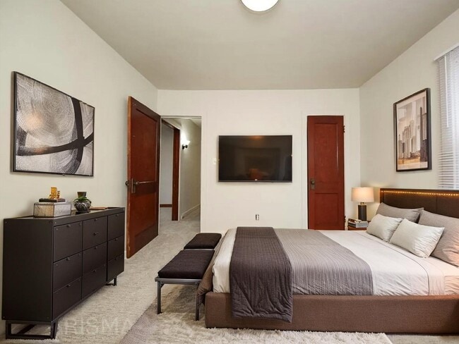 Building Photo - 1330 W 14th St