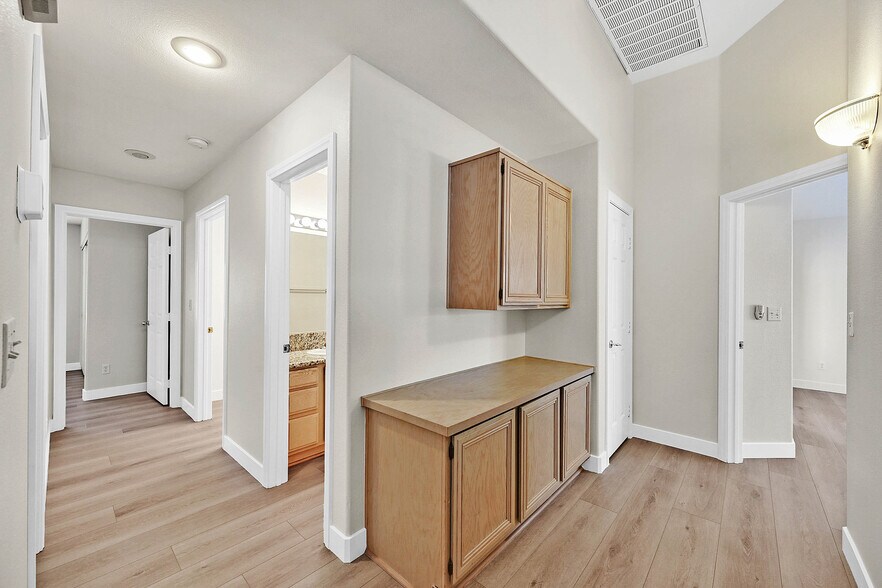 Building Photo - 2559 Misty Olive Ave