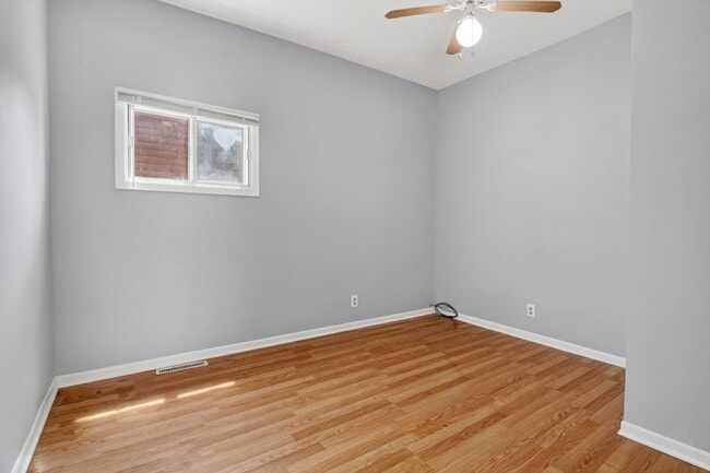 Building Photo - 241 S Highland Dr