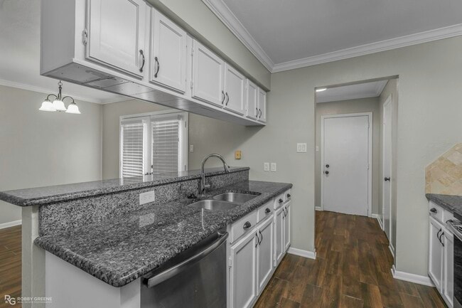 Building Photo - 10312 Cortez Dr