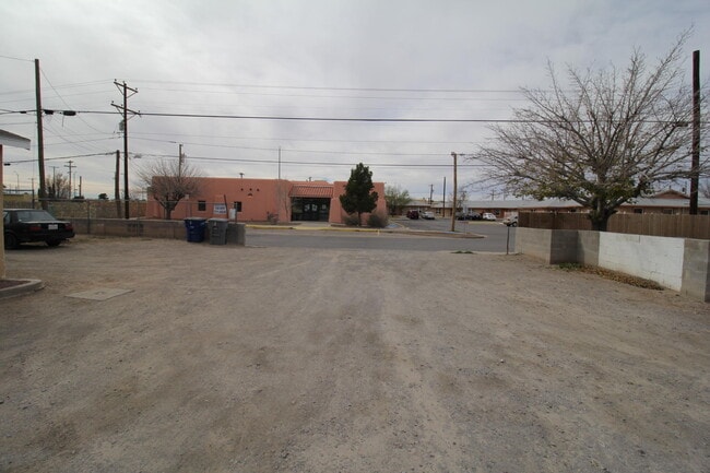 Building Photo - 8907 Old County Dr