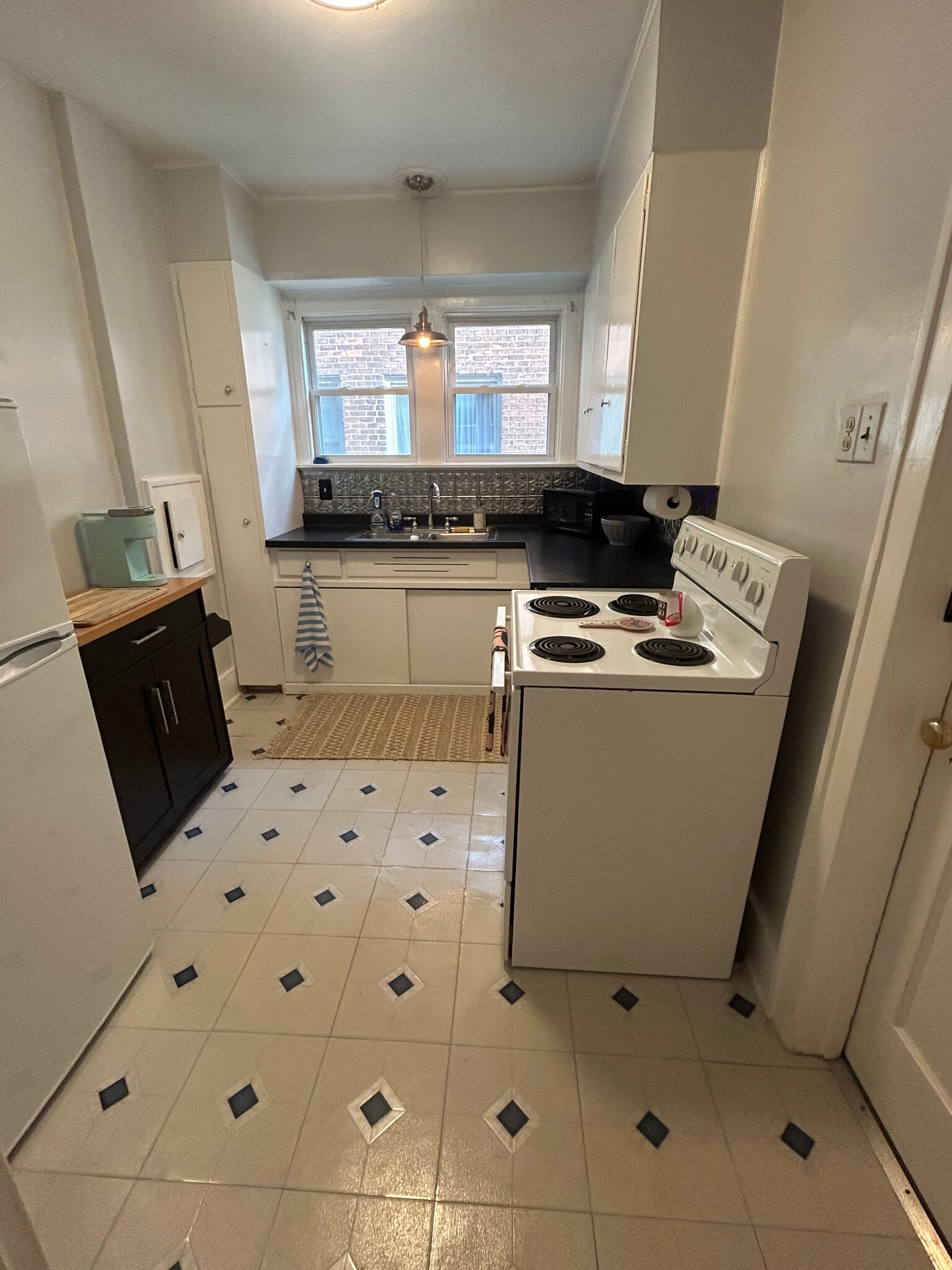 Building Photo - 997 Nottingham Rd