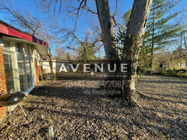 Building Photo - 8330 Woodhurst Dr