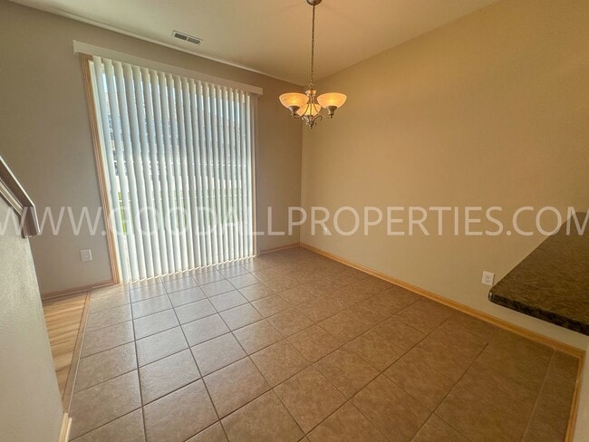 Building Photo - 3BR End-Unit Townhome in West Des Moines | Waukee Schools