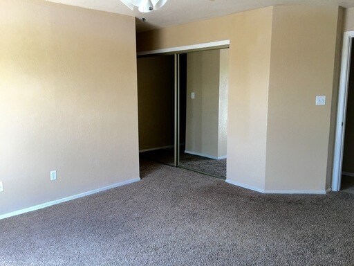 Building Photo - 2/2  Town-homes in Central Phoenix!!