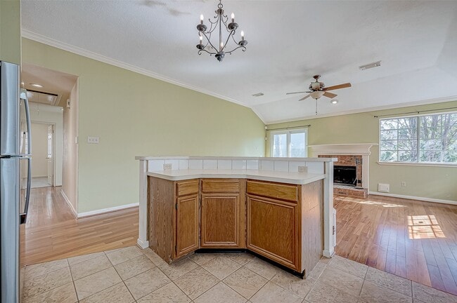 Building Photo - 7030 River Garden Dr