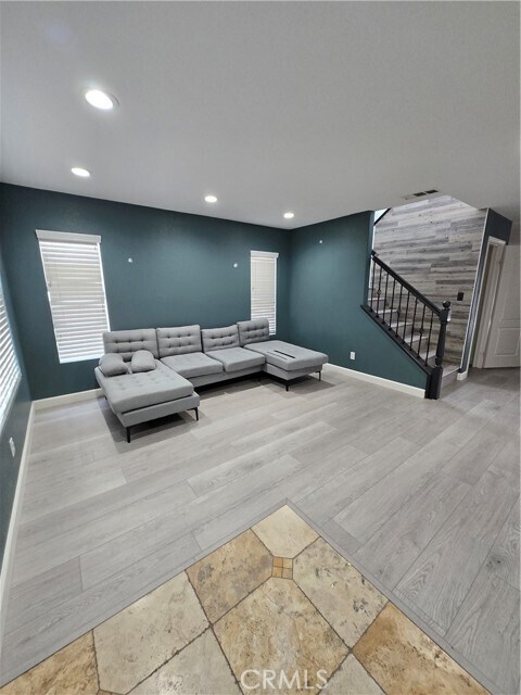 Building Photo - 40643 Cartier St