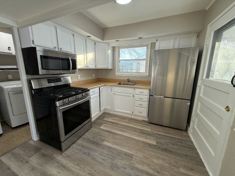 Building Photo - 5326 Rawlings Dr