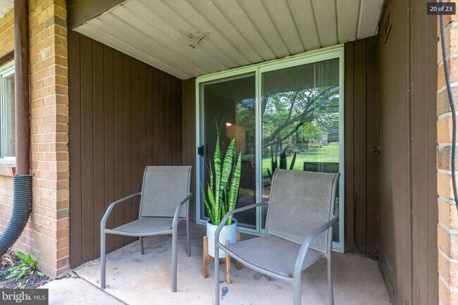 Patio - 1607 Meadowview Ln
