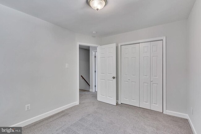 Building Photo - 5809 Fifer Dr