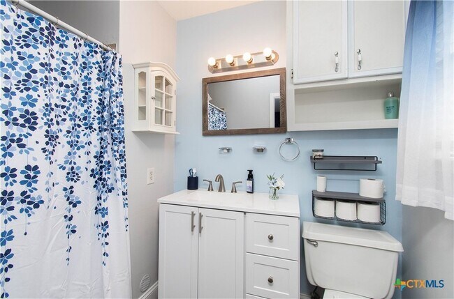 Building Photo - 1906 Nimitz Dr