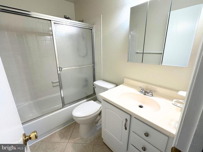 Building Photo - 208 Commons Dr NW