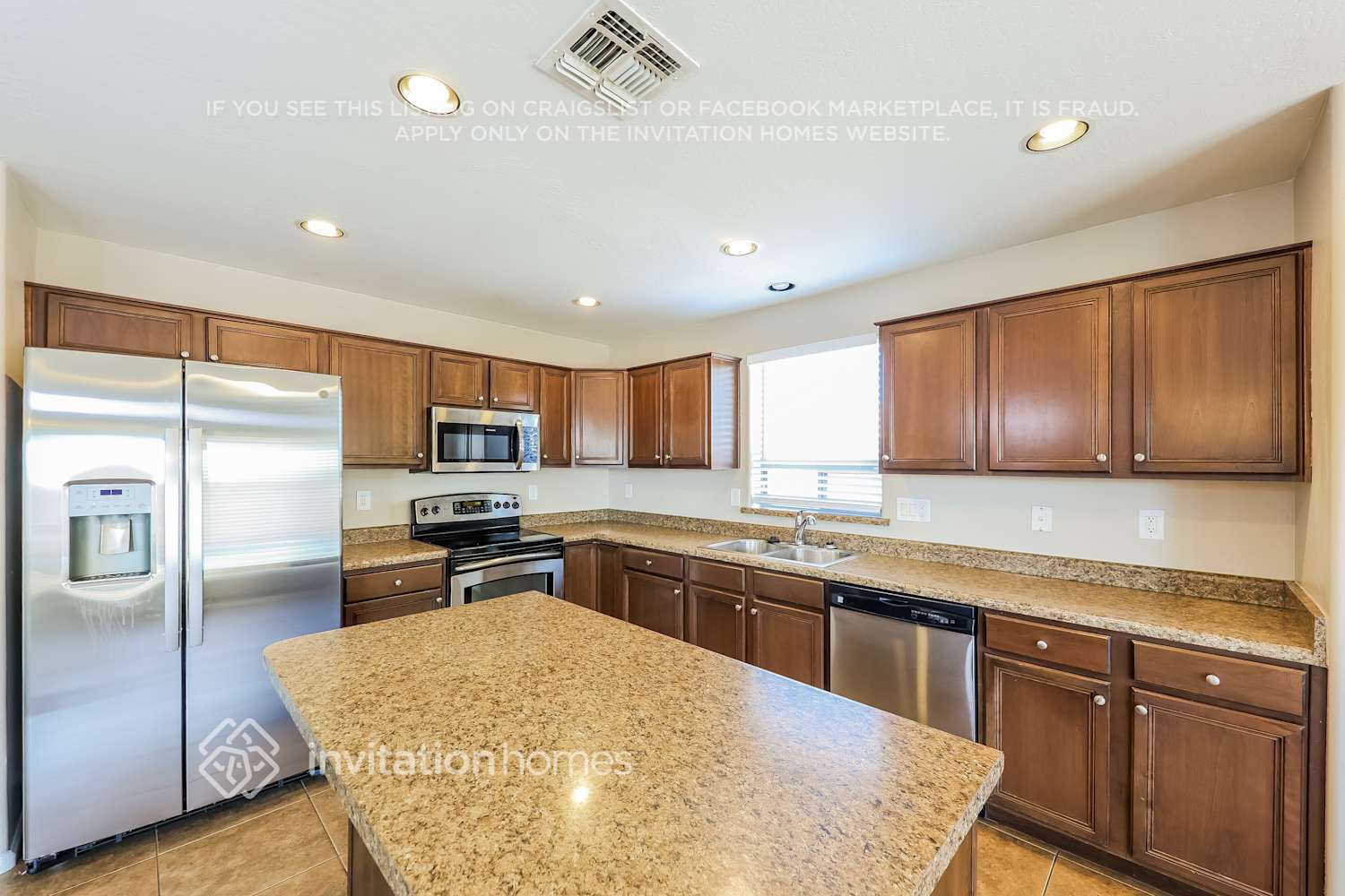 Building Photo - 4107 S 55th Dr