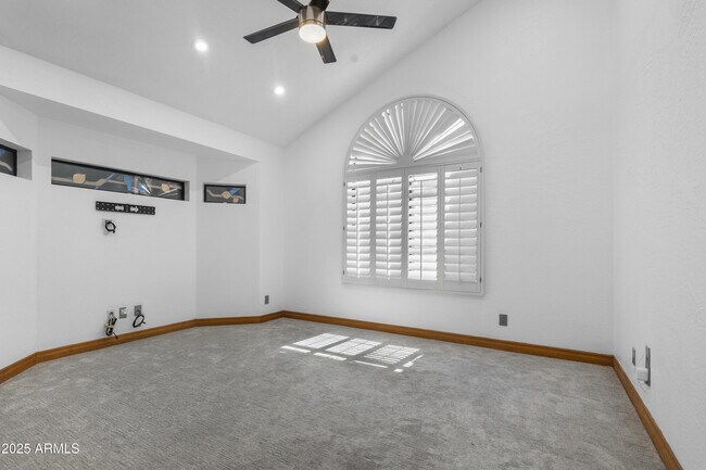 Building Photo - 322 E Gary Cir
