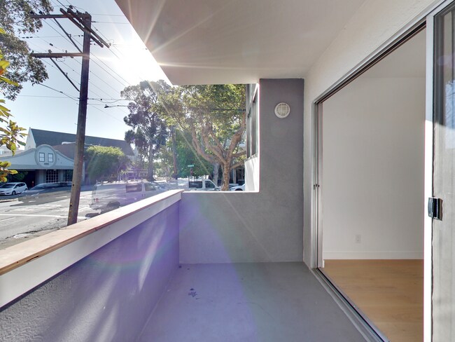 Building Photo - 1504 Newlands Ave