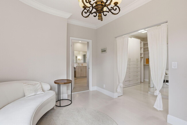 Building Photo - 375 SW 16th St