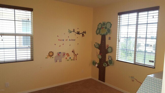 Building Photo - Beautiful 5 bed 3 bath home in Ocotillo Waters