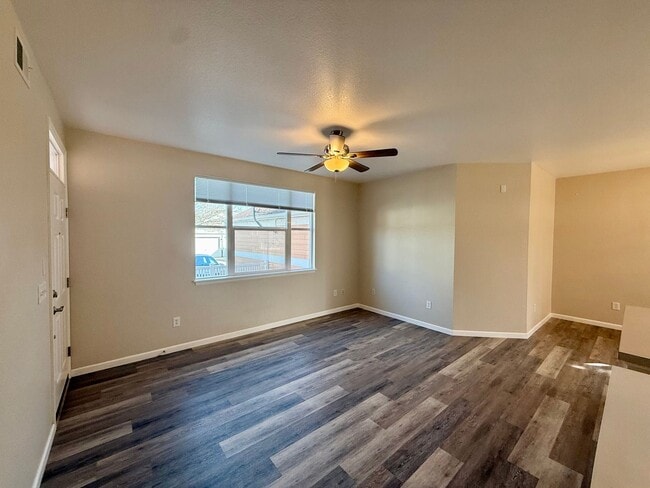 Building Photo - Beautiful,  2 Bed/2 Bath Condo in High Pla...