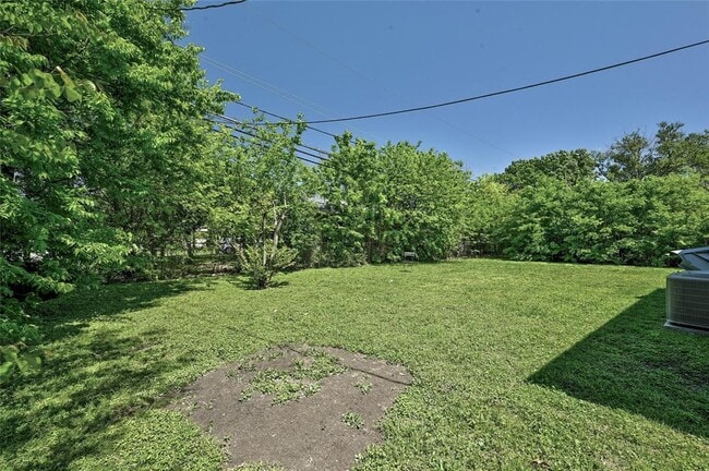 Building Photo - 1906 Morrow St