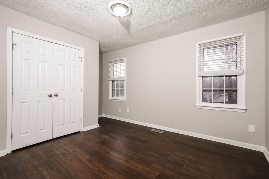 Building Photo - 2805 Fernhurst Ct