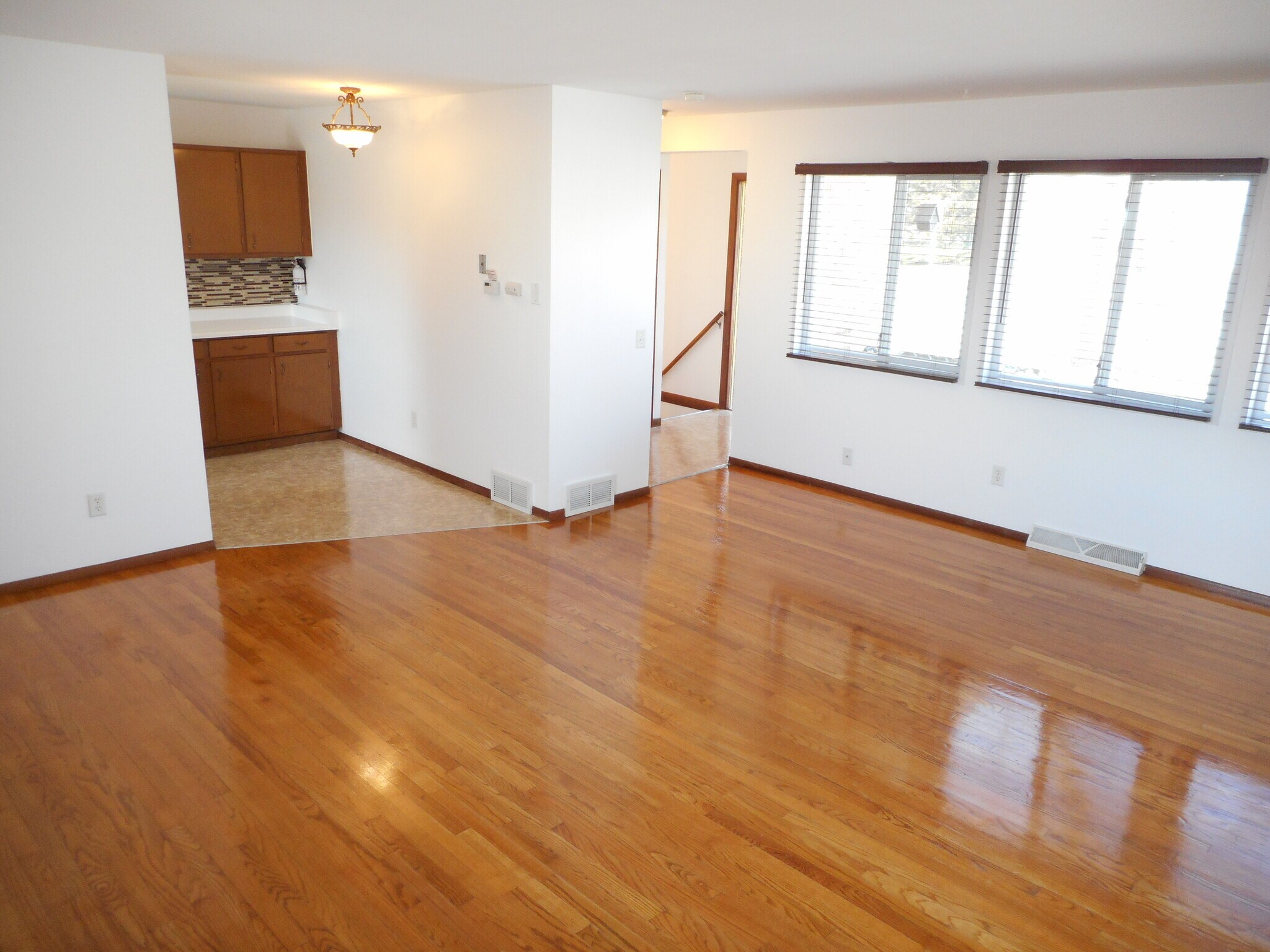 Building Photo - 1615 Reetz Rd