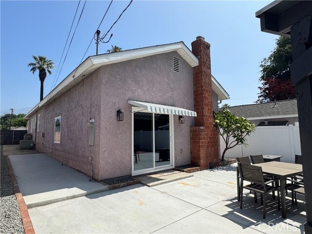 Building Photo - 204 E I St