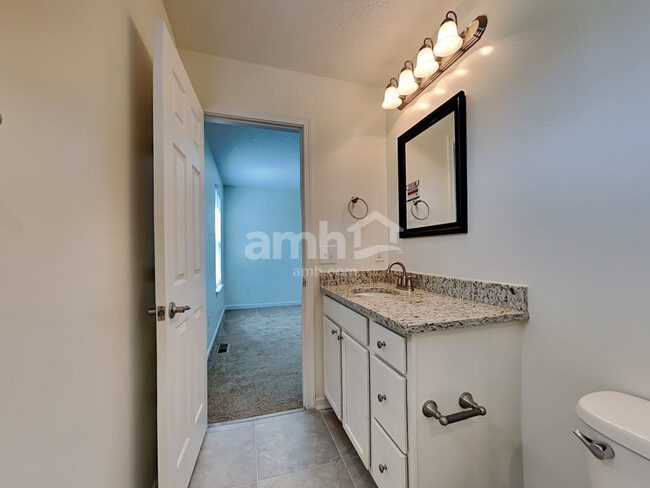 Building Photo - 4897 Jessica Suzanne Dr