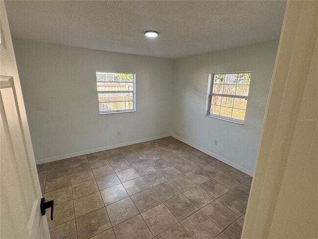 Building Photo - 10935 N 14th St