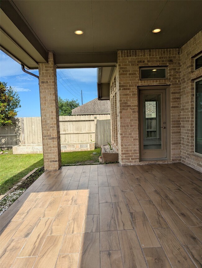 Building Photo - 2043 Blackhawk Ridge Ln
