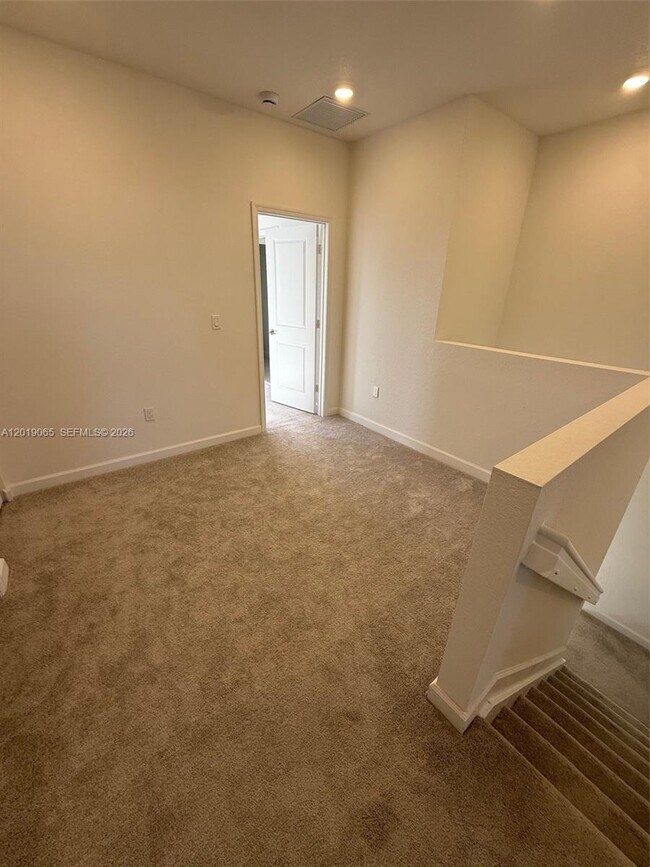 Building Photo - 4957 Oakmont Dr