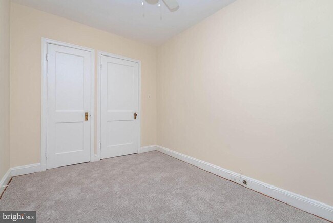 Building Photo - 1325 Crofton Rd
