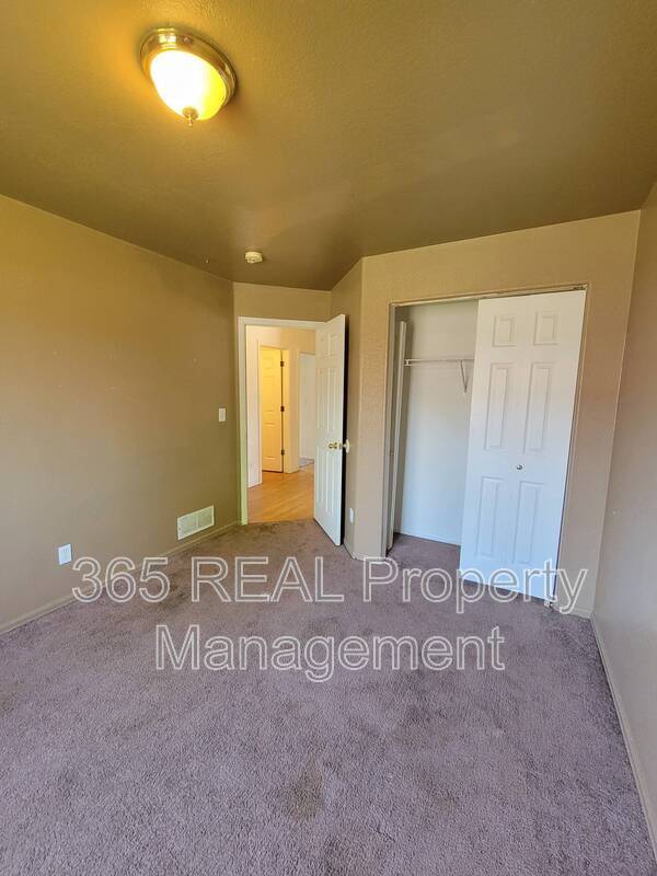 Building Photo - 3821 Tumbleweed Dr