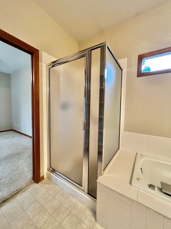 Building Photo - Charming 3 bed, 3 bath Ranch Home in South Fort Collins