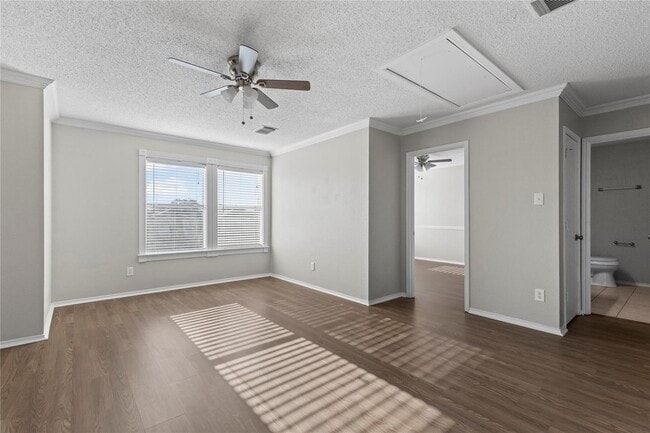 Building Photo - 1543 Englewood Dr