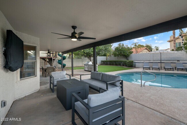 Building Photo - 5408 E Kelton Ln
