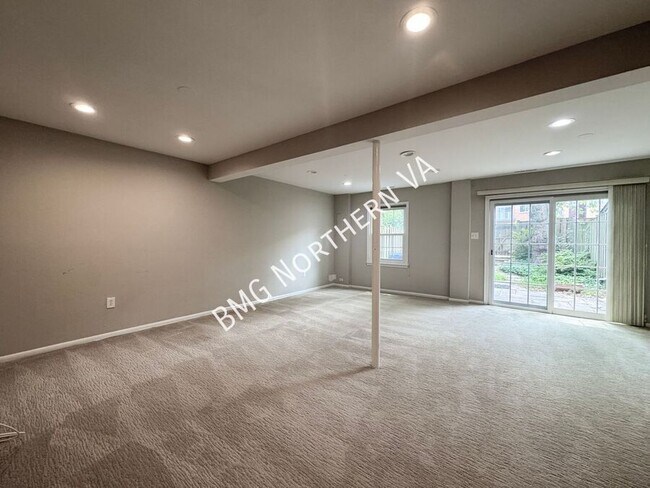 Building Photo - 566 Windover Ave NW