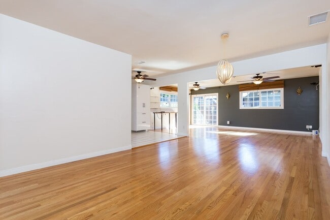 Building Photo - Upgraded Single Family Home in Allied Gardens!