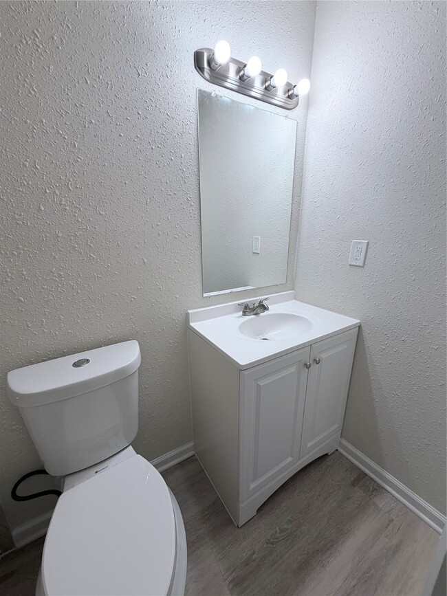 Building Photo - 1003 Linden