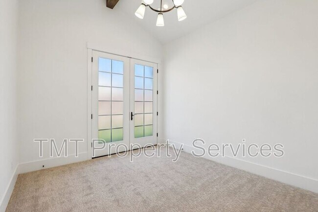 Building Photo - 1007 Bridger Dr