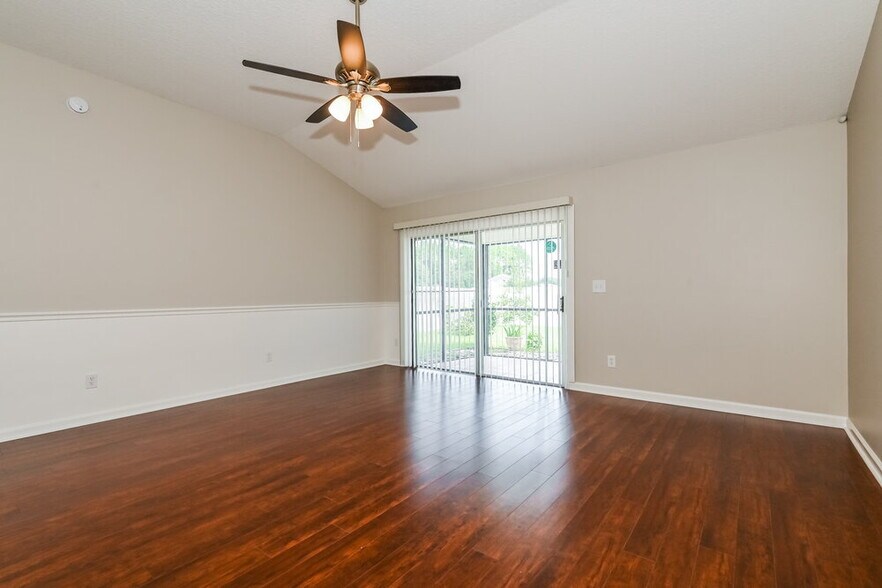 Building Photo - 9117 Prosperity Lake Dr