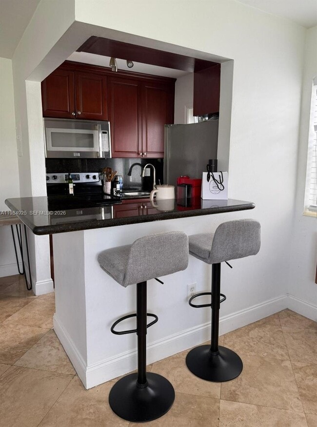 Building Photo - 2185 NE 123rd St