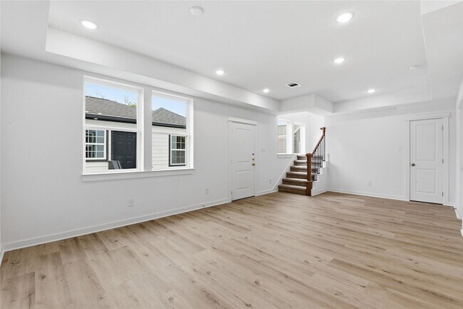 Building Photo - 4610 Providence St