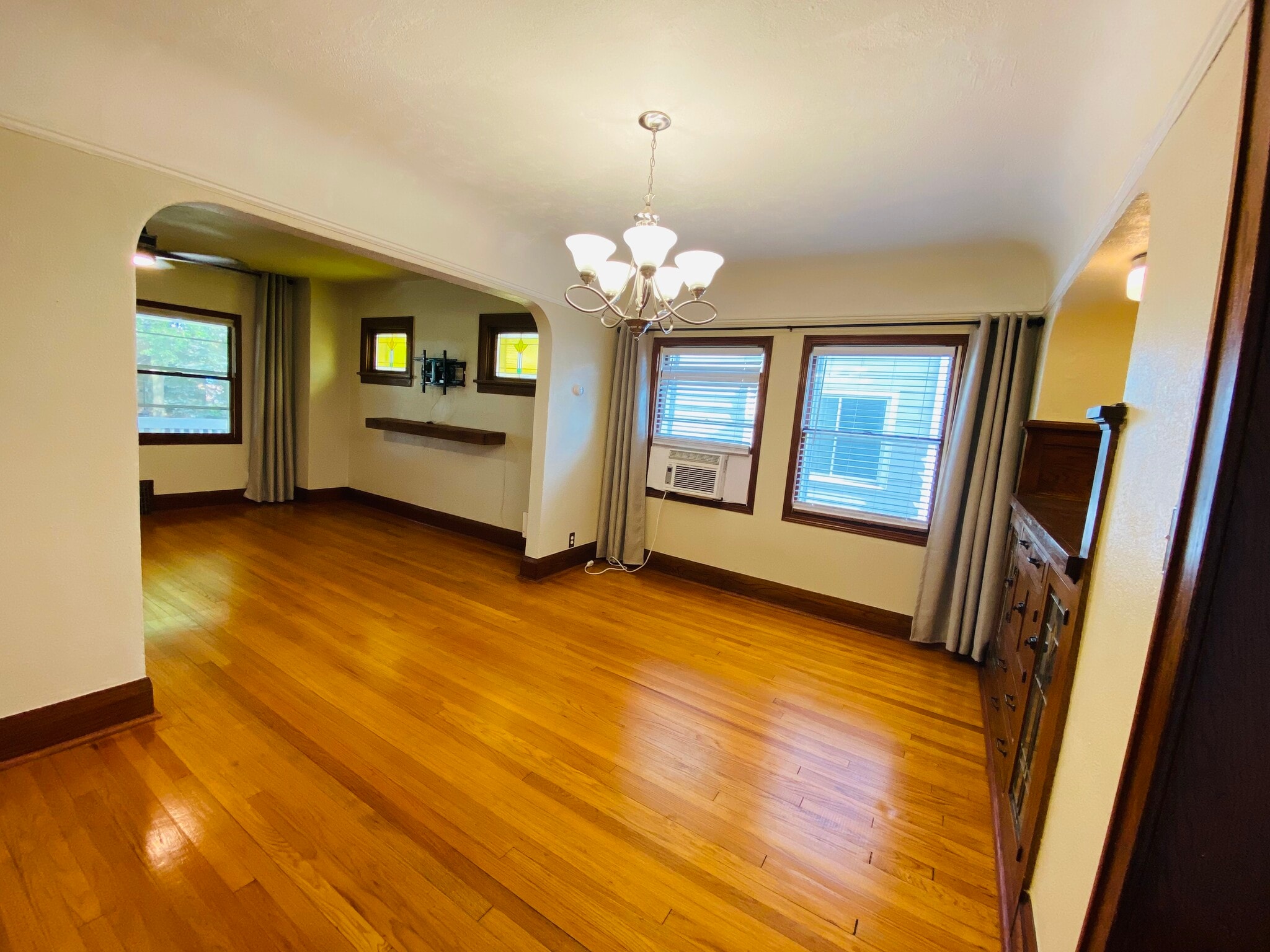 Building Photo - 625 S 60th St