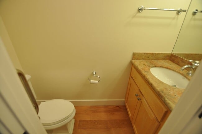 Building Photo - Luxury Craftsman Style Home in quiet San M...