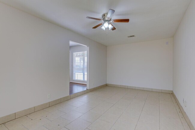 Building Photo - 4123 Dacca Dr