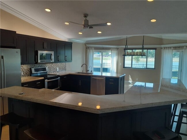 Building Photo - 2748 Oak Tree Ln