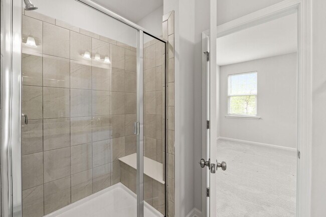 Building Photo - 1039 Commack Dr