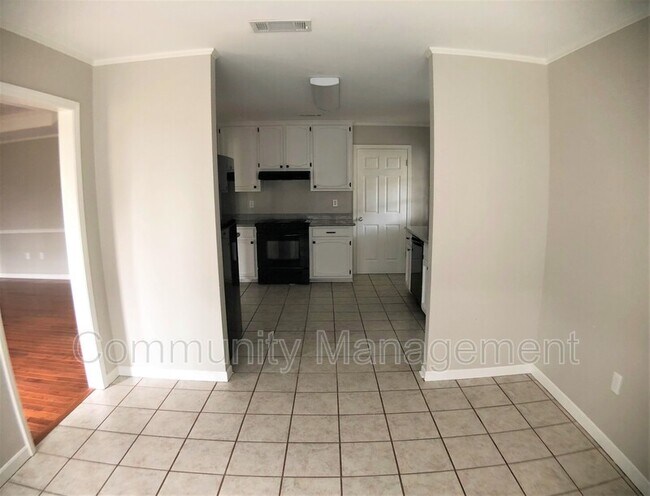Building Photo - 7910 Bayou Fountain Ave
