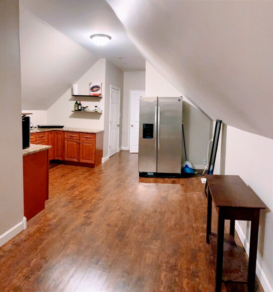 Building Photo - 3547 S Hermitage Ave