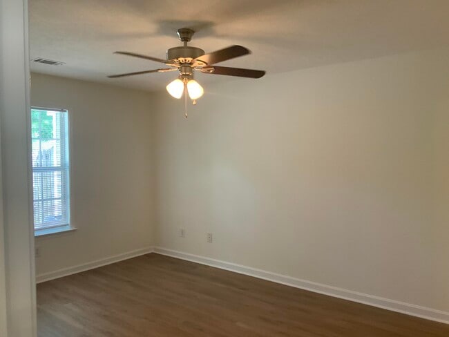 Building Photo - 664 Mickelson Way